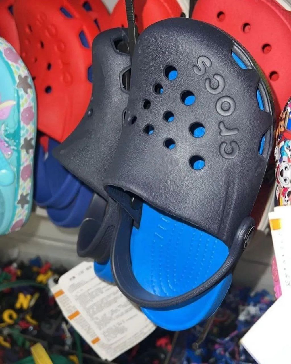 Crocs Sandals Pallet - Image 6