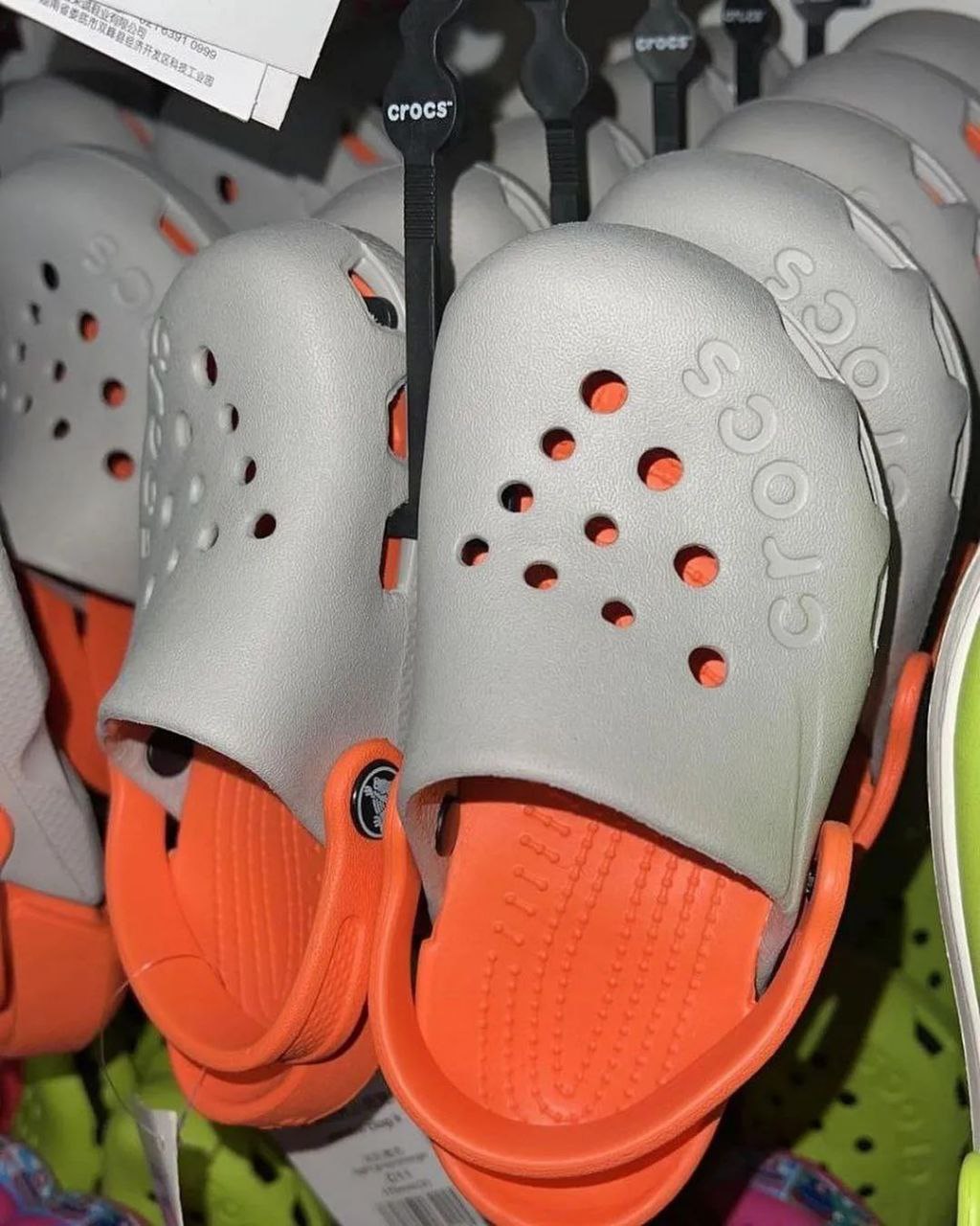 Crocs Sandals Pallet - Image 4